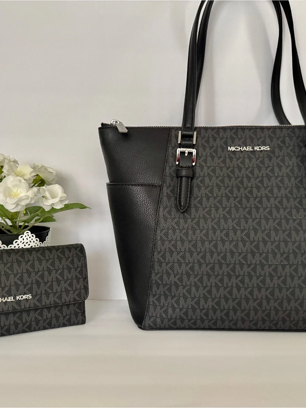 Michael Kors LG Charlotte Tote Bag + Matching Wallet